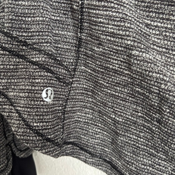 Lululemon Women's Size 8 Black Base Runner 1/2 Zip Pullover Sweatshirt - Picture 5 of 7